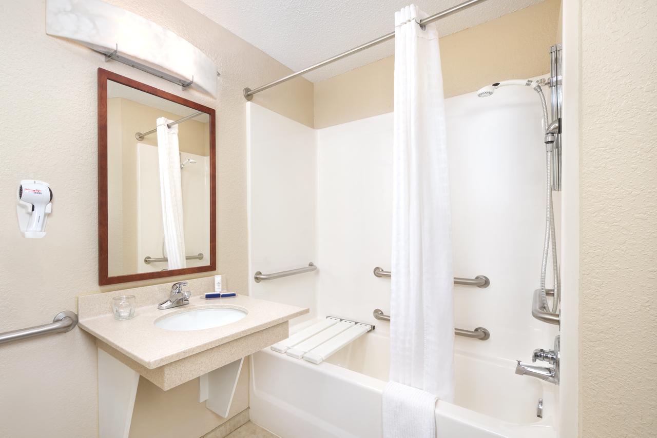 Candlewood Suites Kenosha - thumb 11