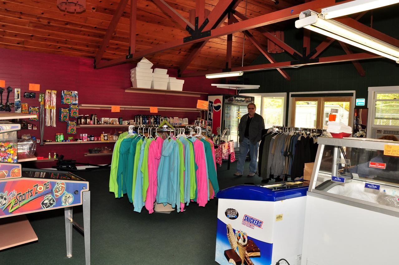 Tranquil Timbers Yurt 3 - thumb 8