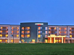 Courtyard Milwaukee Airport