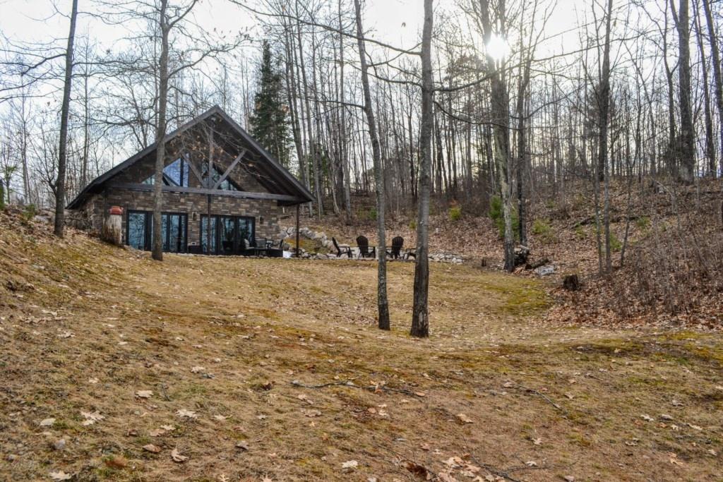 Mitten Lake Hideaway Home - thumb 21