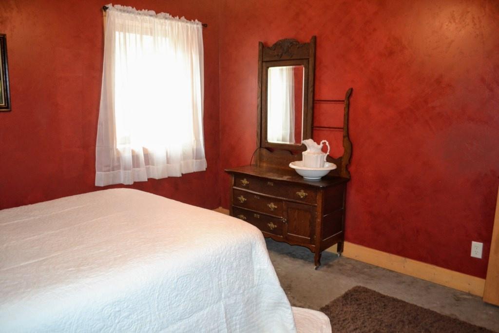 Mitten Lake Hideaway Home - thumb 13