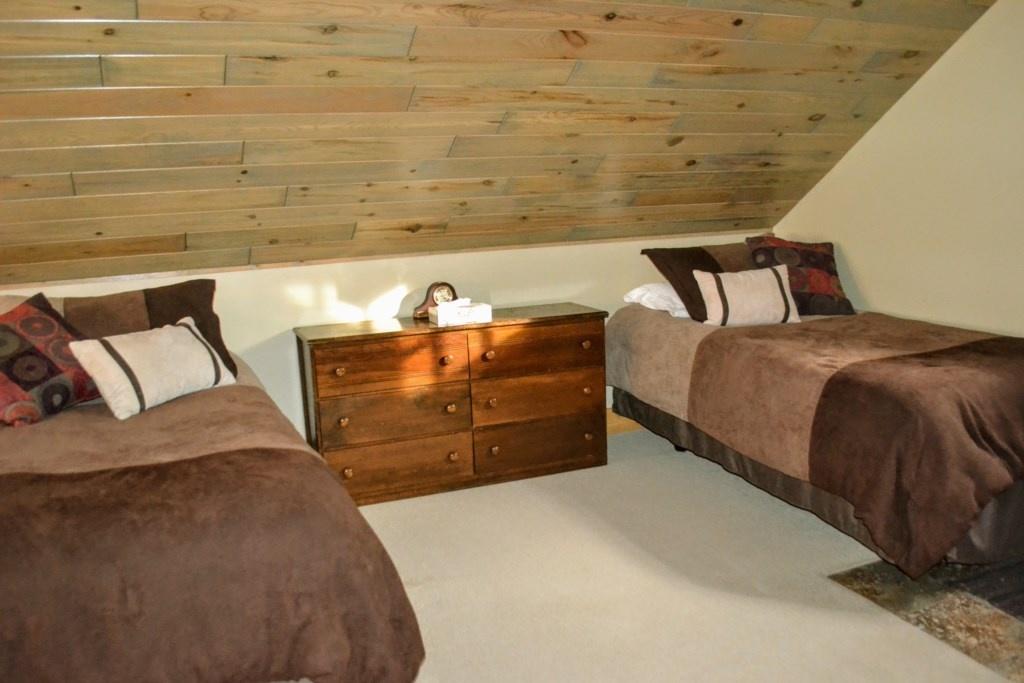 Mitten Lake Hideaway Home - thumb 4