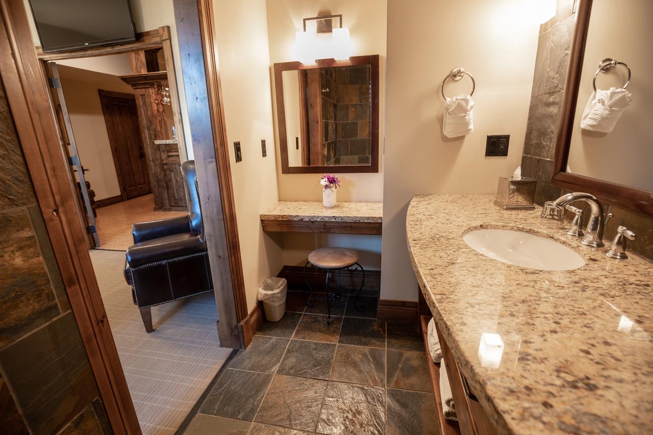 The White Buffalo Club - thumb 2