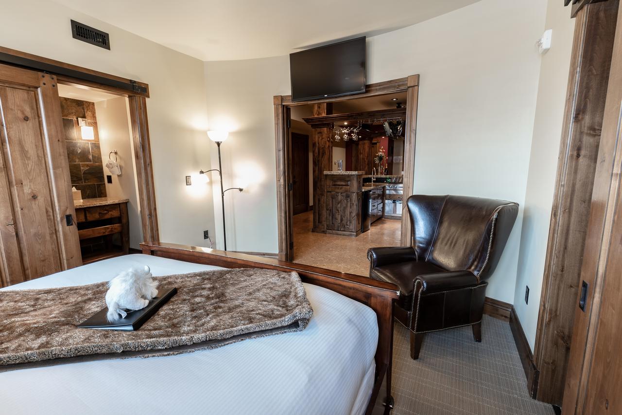 The White Buffalo Club - thumb 15