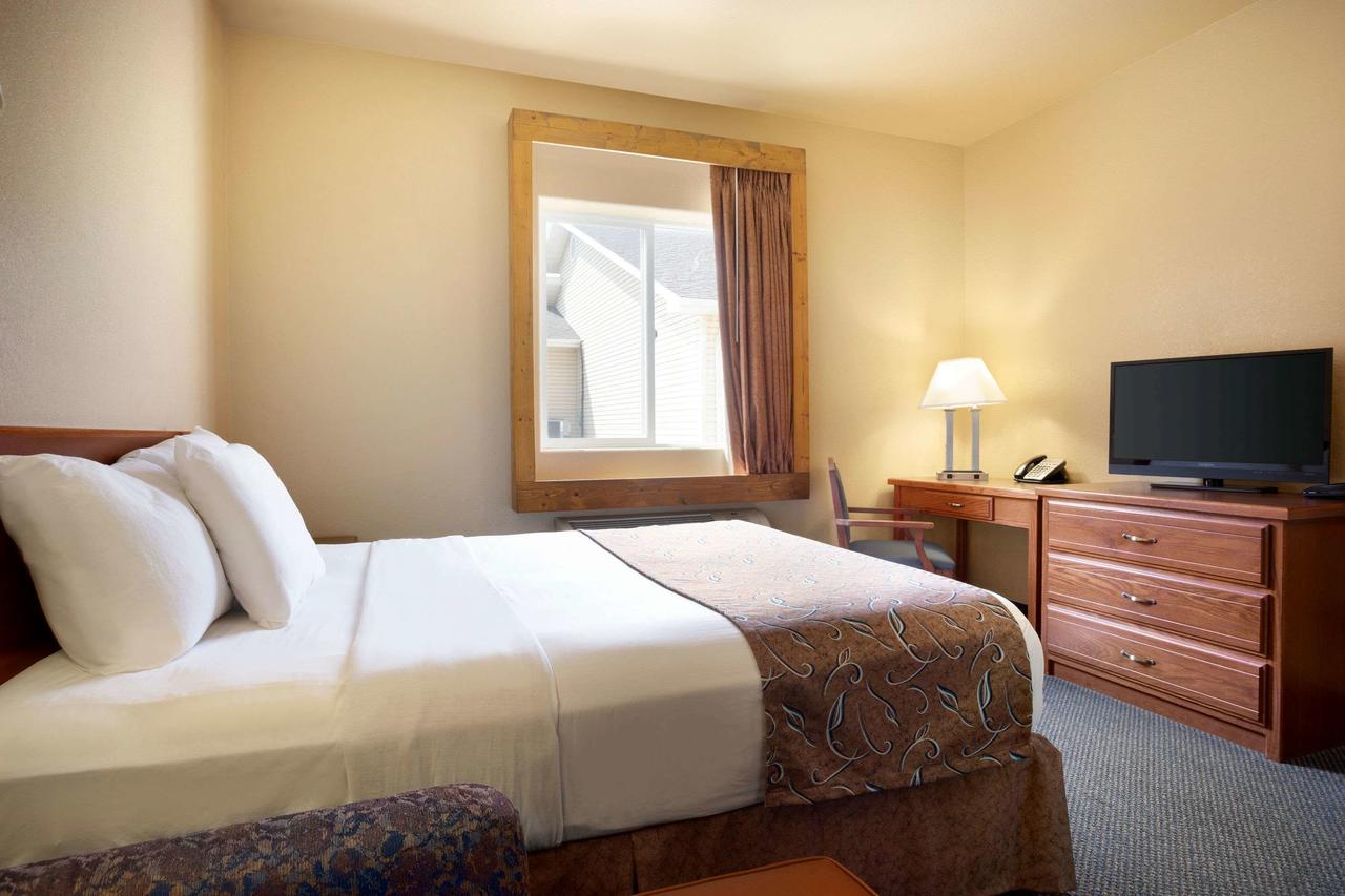 Travelodge By Wyndham Gillette - thumb 16
