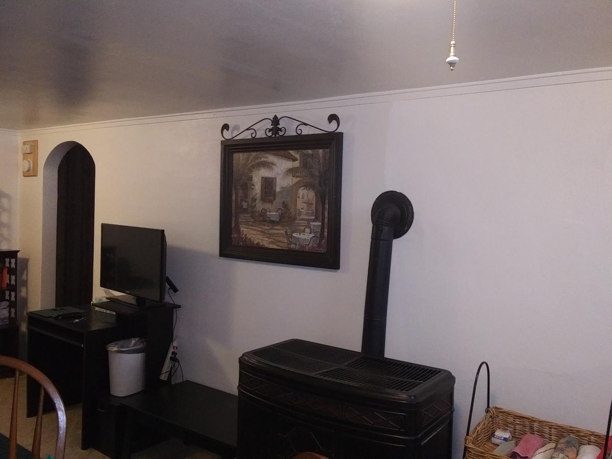 137 1/2 W. 1st St - thumb 1