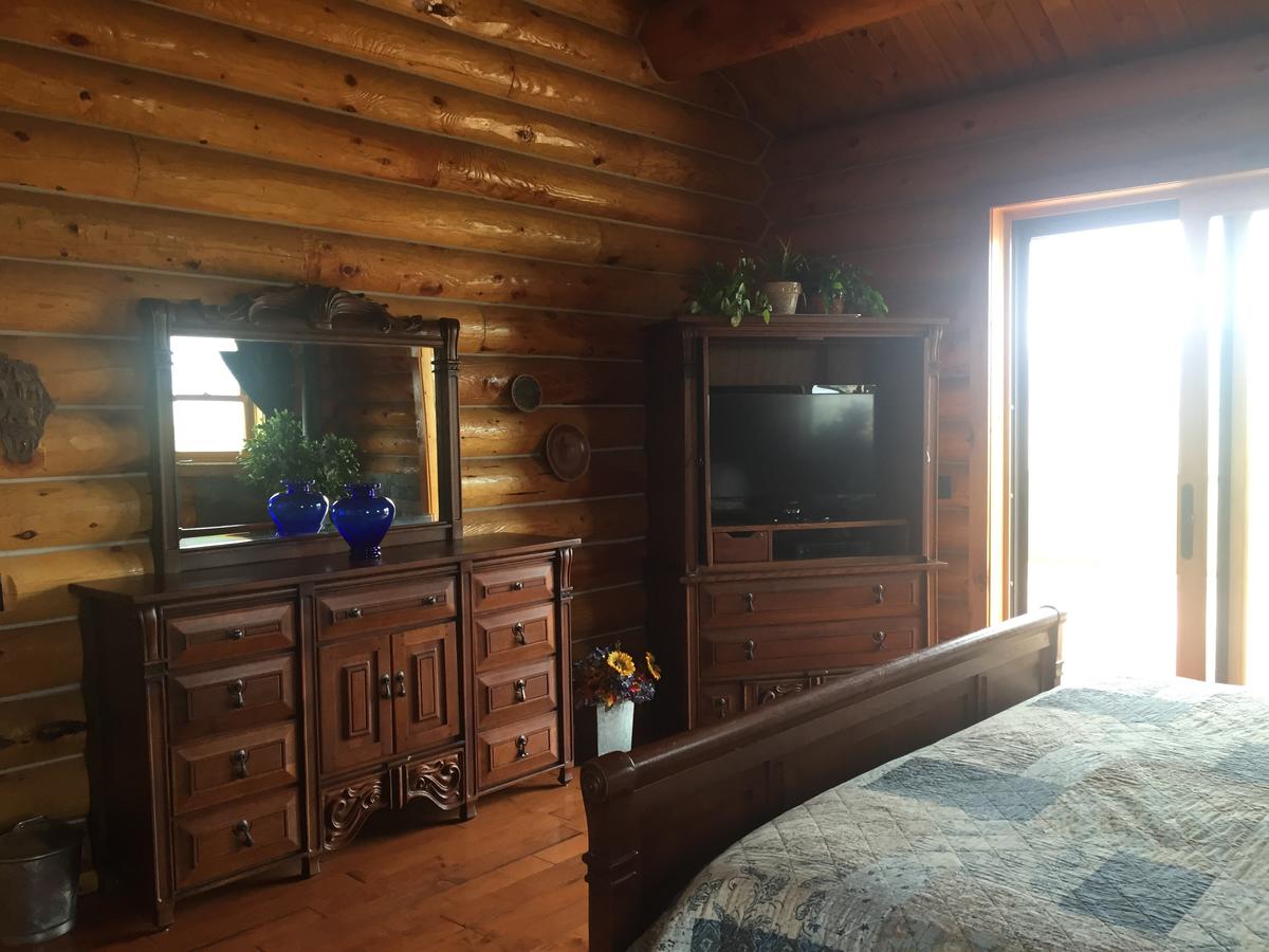 Log Ranch Home & Horse Boarding - thumb 6