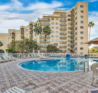 1 RESORT STYLE LIVING CLOSE TO ALL ATTRACTIONS-Tourist Central - Students Accommodation