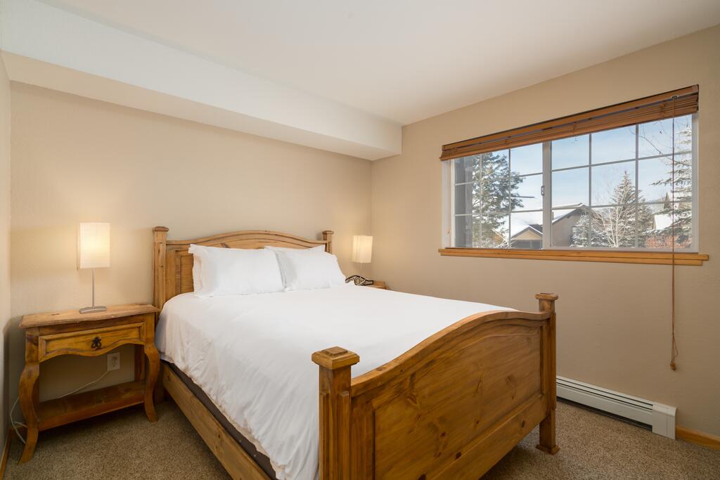 1018 3 Bed 3 Bath Mountain Townhome - thumb 1