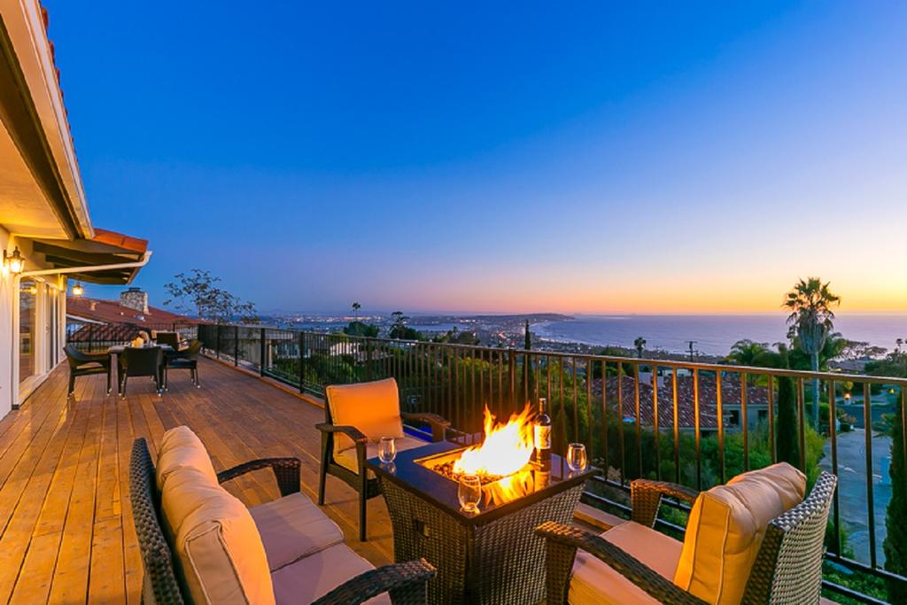 1327 Sunrises & Sunsets Four Bedroom Home - thumb 1