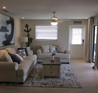 3 Anchorage Retreats - USA Accommodation