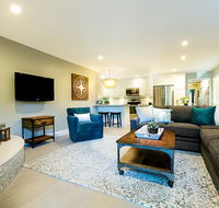 337 - Windansea Getaway Duplex ground level Two-Bedroom Apartment - USA Accommodation