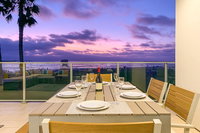 5115 04 - Ocean Beachfront Villa 4 USA Accommodation