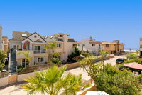 725 - Beach and Bay Getaway Tourism Bookings