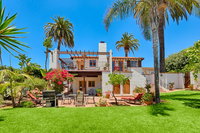 7272LJ - Paradise Found Tourism Bookings