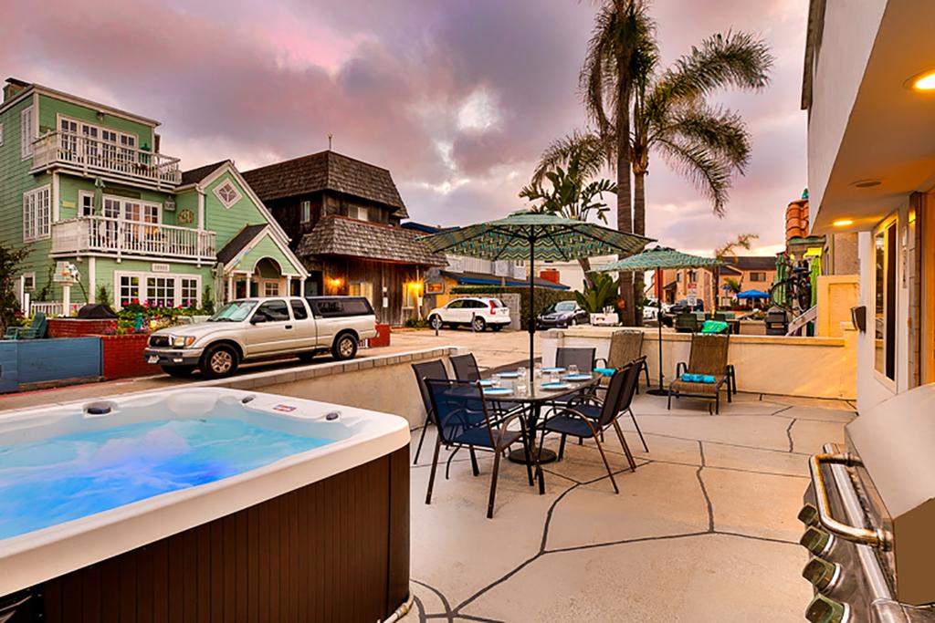 734 - Mission Beach Delight II Three-Bedroom Apartment - thumb 1