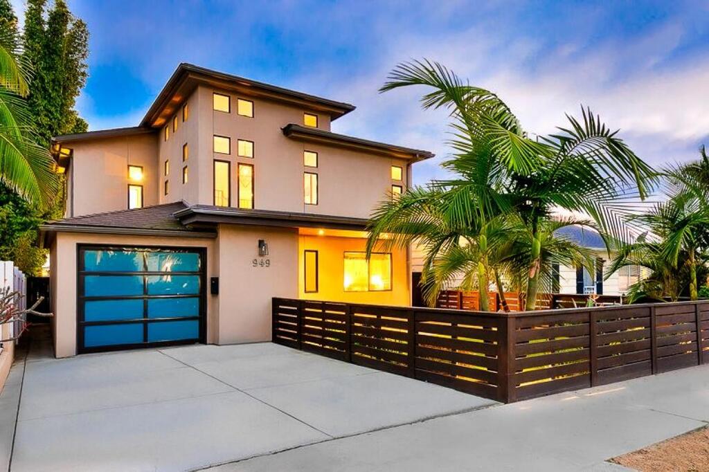 949-Sapphire Seahouse - thumb 0