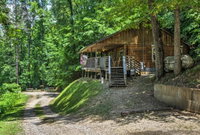 'Bear Den' Cabin with Hot Tub - 4Mi to Nantahala River Tourism Bookings