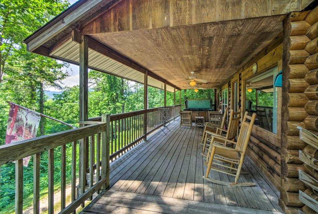 'Bear Den' Cabin With Hot Tub - 4Mi To Nantahala River - thumb 2