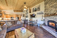 Bear's Den Luxury Cabin  15 Min to Lake Tourism Bookings