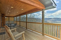 'Cabin in the Clouds' with Hot Tub Less Than 10Mi to Dollywood Tourism Bookings