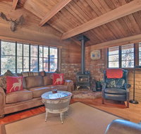 'Casa Lea' 5-Star Log Cabin with Community Amenities - China Accommodation