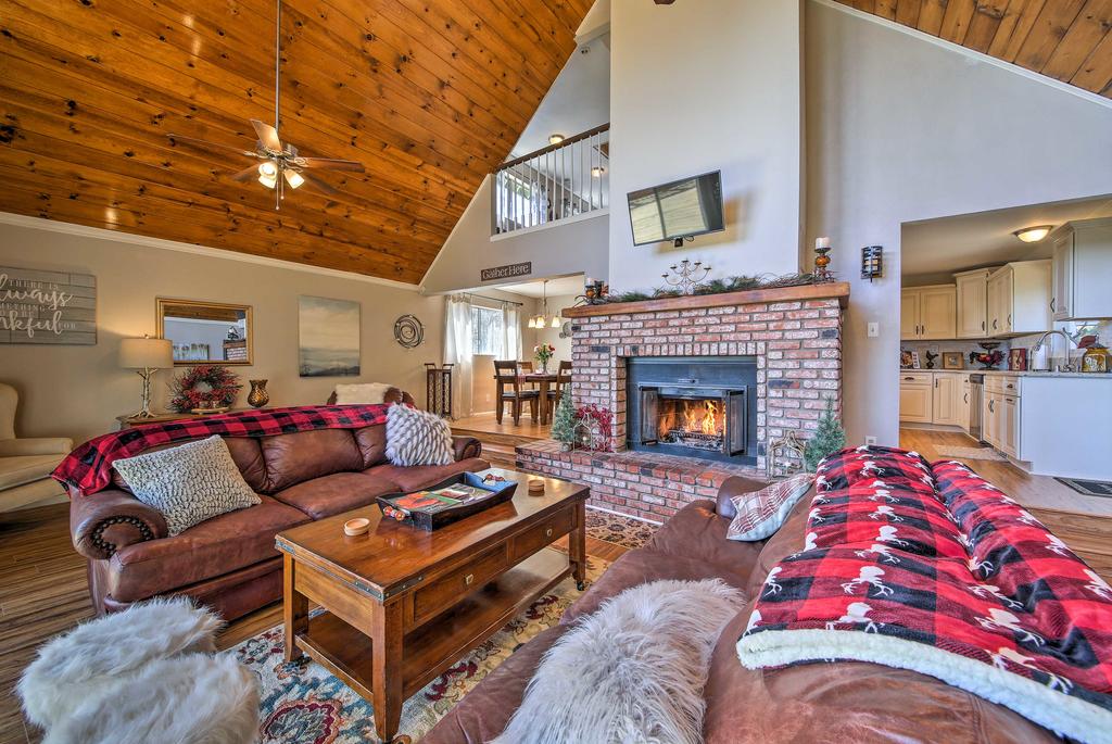 'Castle In The Clouds - ' Spacious Mountain Retreat! - thumb 0