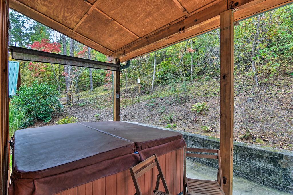 'Chantarelle' Cabin With Hot Tub - Near Asheville! - thumb 0