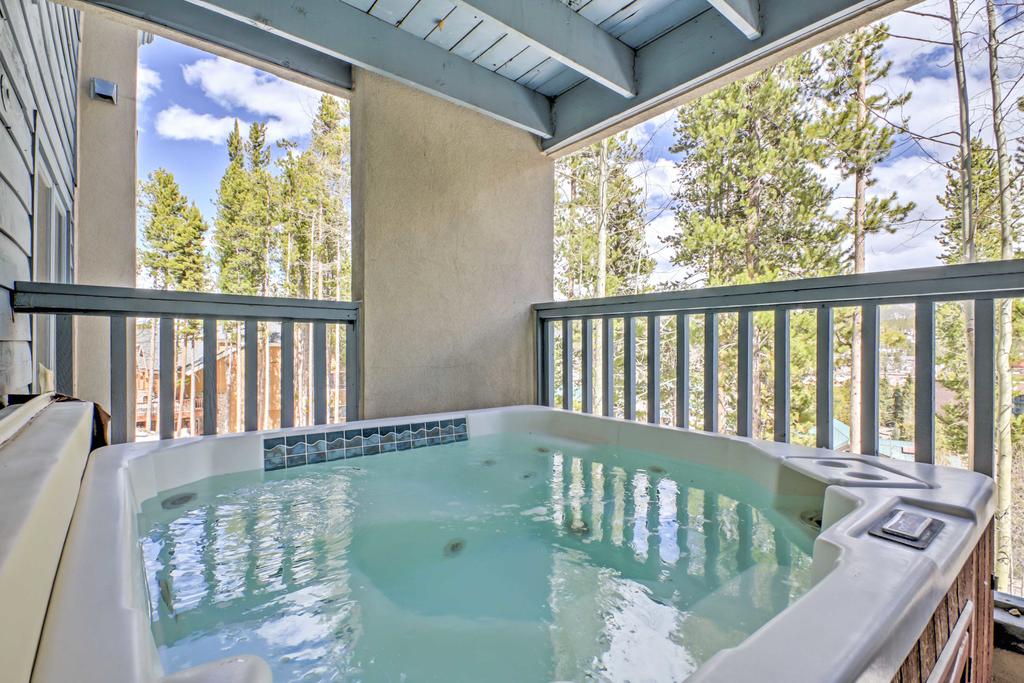 'Chimney Ridge' Townhome With Hot Tub - Walk To Lifts! - thumb 1