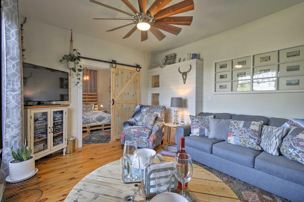 'Collectic Farmhouse Suite!' In Sturgeon Bay! - thumb 3