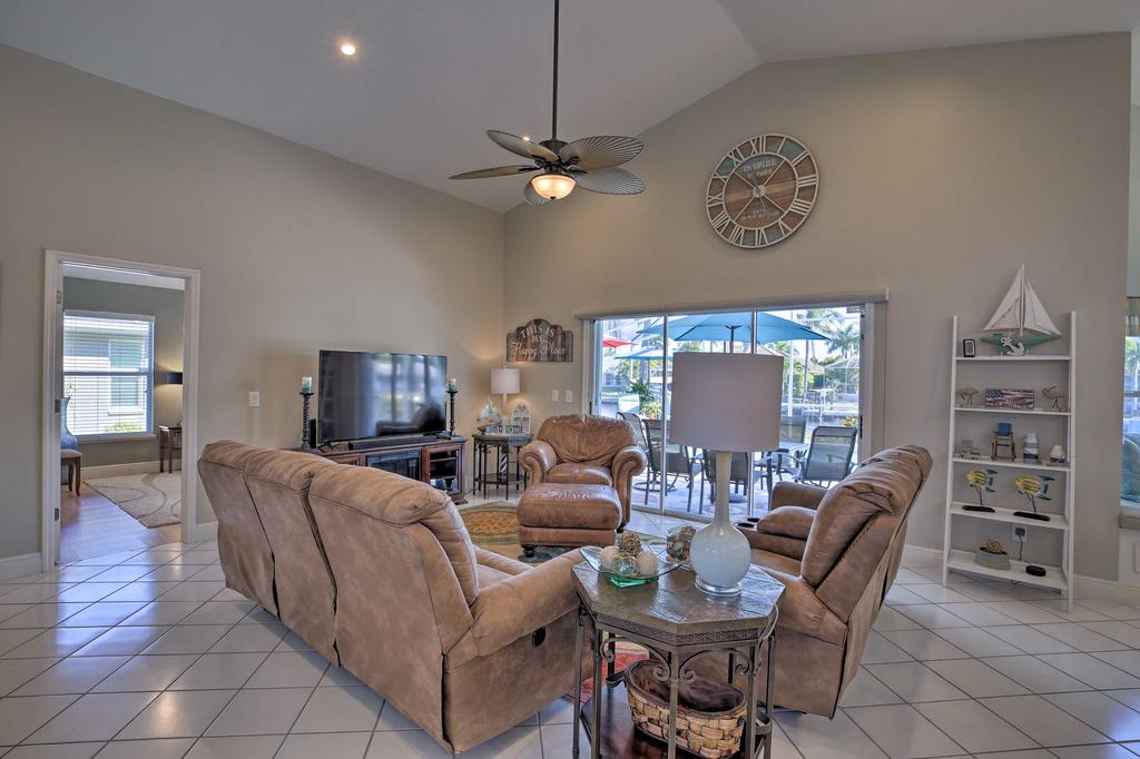 'Coral Sunrise' Retreat W/Pool, Dock & Patio! - thumb 3