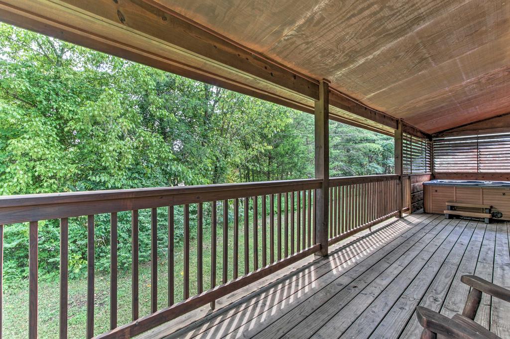 'Creekside Cottage' With Hot Tub, 1Mi To Pigeon Forge - thumb 1