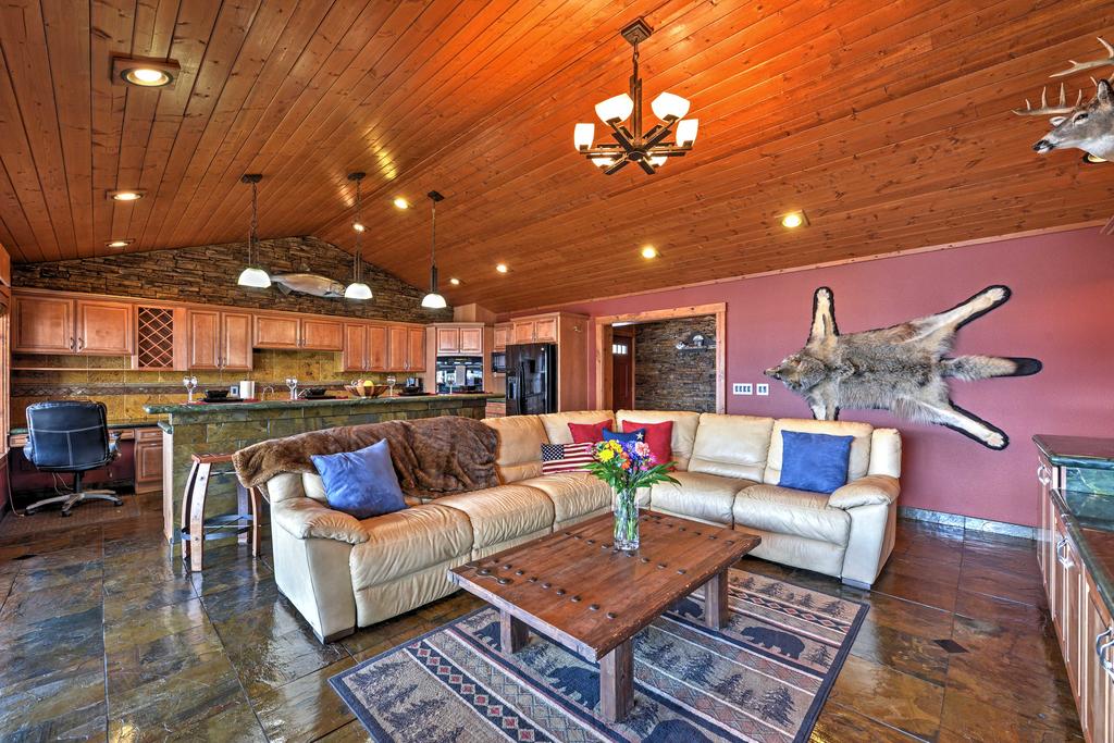 'Crow's Nest' Waterfront Seward Apt. W/Bay Views! - thumb 2