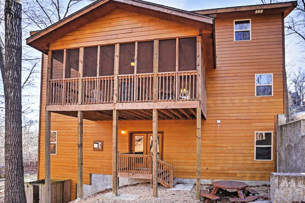 'Gold Rush Lodge' Branson Cabin With Game Room And Deck - thumb 2