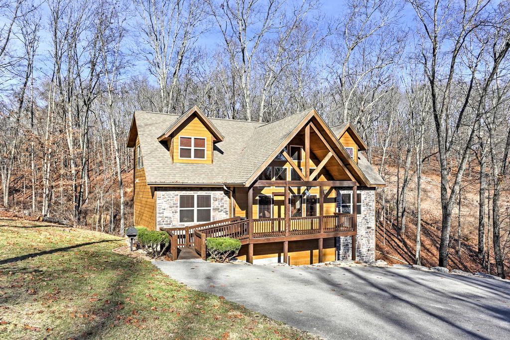 'Gold Rush Lodge' Branson Cabin With Game Room And Deck - thumb 1