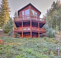 'Grizzly Tower' Packwood Cabin with Forest Views! - Tourism Bookings