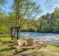 'Happy Jack's Cabin' on River with Deck  Game Room - USA Accommodation