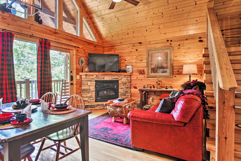 'Honey Bear Lodge' Gatlinburg Resort Cabin With Spa! - thumb 2
