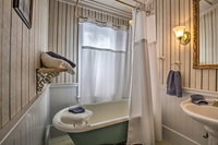 'Lorraine Cottage' about Walk to DTWN Jefferson USA Accommodation