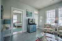 'Mellow Yellow' Home Less Than 5 Blocks to Galveston Beach Hotels Santiago