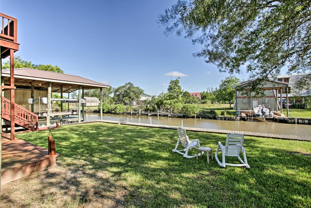 'Reelin & Dealin' New Orleans Waterfront Home - thumb 2