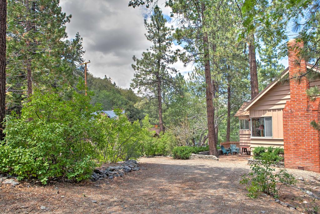 'Rustic Acorn' Cabin With Deck, Walk To Downtown! - thumb 1