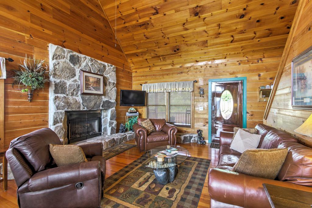 'Smokies View' Wears Valley Retreat With MTN Views! - thumb 2