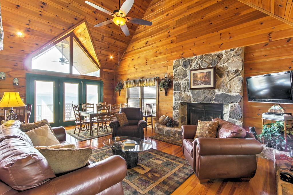 'Smokies View' Wears Valley Retreat With MTN Views! - thumb 3