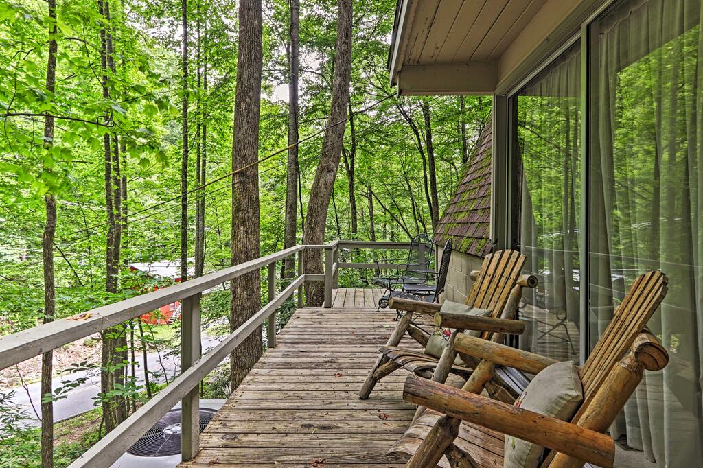 'Snuggle Inn' In The Heart Of Chalet Village! - thumb 0