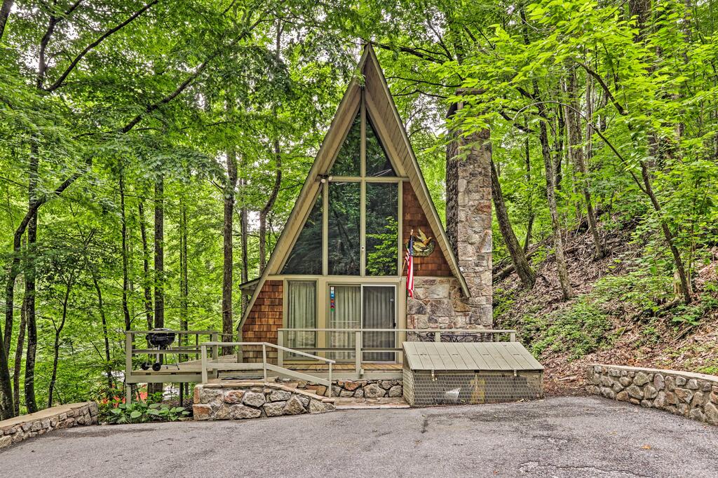 'Snuggle Inn' In The Heart Of Chalet Village! - thumb 1