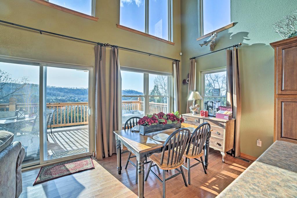 'Tall Tree Retreat' With Hot Tub, Short Walk To Lake - thumb 3