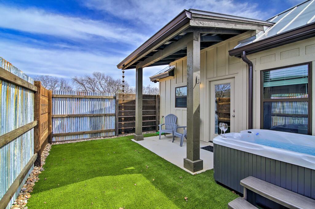 'Tempranillo Haus' With Hot Tub 2 Miles To Downtown! - thumb 0