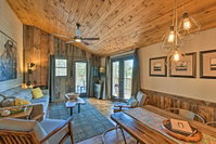 'The Cottage at Camp Toccoa' with Hot Tub Views Tourism Bookings