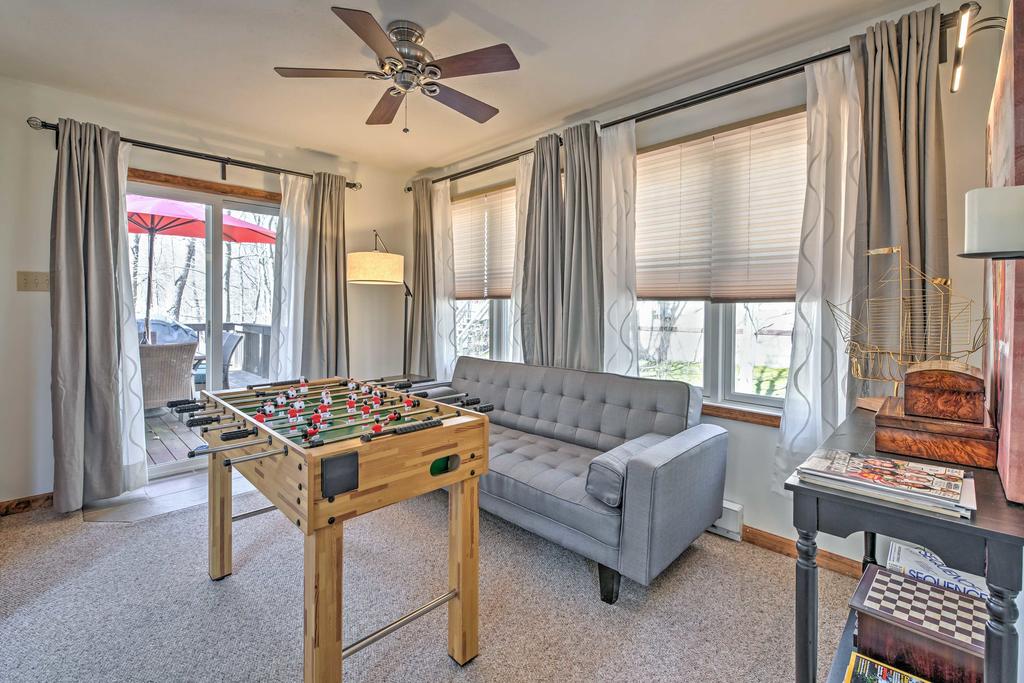 'The Cuckoo's Nest' Pocono Lake House With Deck - thumb 2